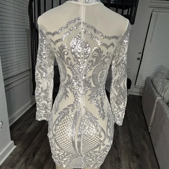 NEW! Jessica Hayes Luxe Silver Sequin Dress - Picture 6 of 11